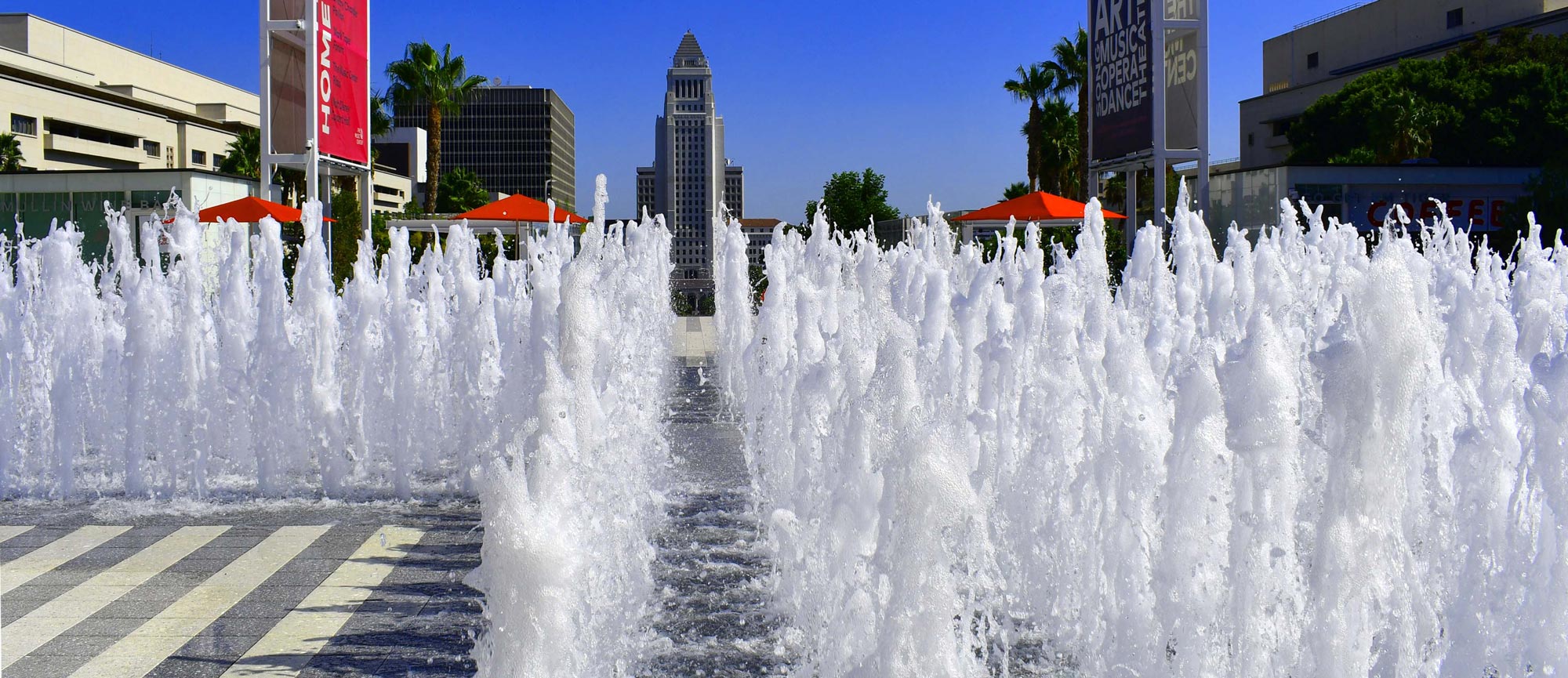 Large community fountain display